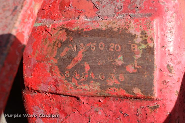 image for item DC3556 1982 Peterbilt 359 gin pole truck