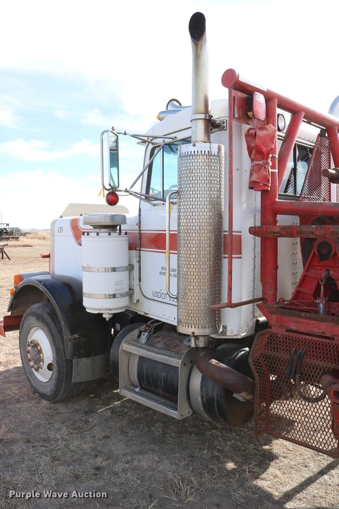 image for item DC3556 1982 Peterbilt 359 gin pole truck