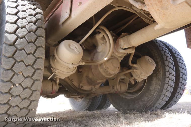 image for item DC3556 1982 Peterbilt 359 gin pole truck