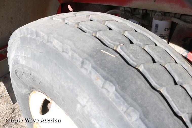 image for item DC3556 1982 Peterbilt 359 gin pole truck