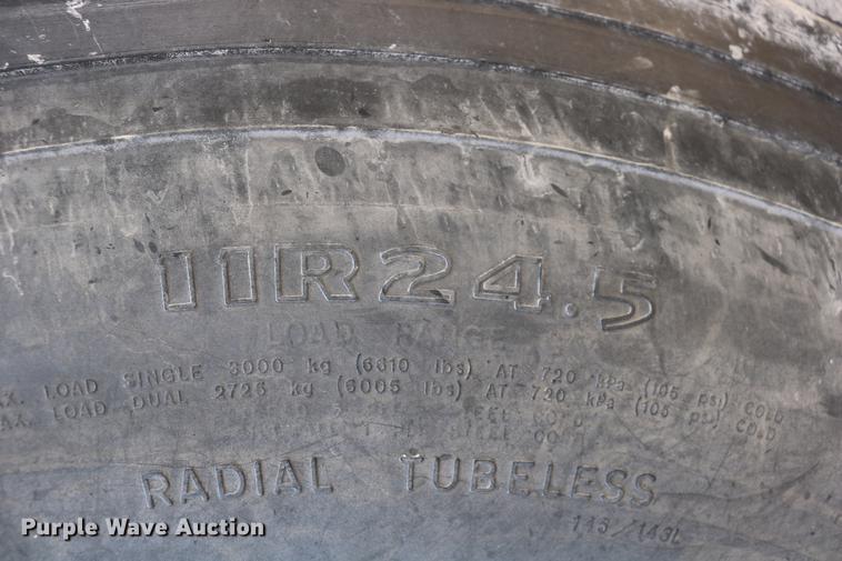 image for item DC3556 1982 Peterbilt 359 gin pole truck