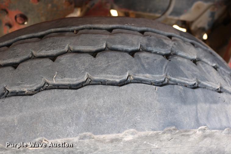 image for item DC3556 1982 Peterbilt 359 gin pole truck