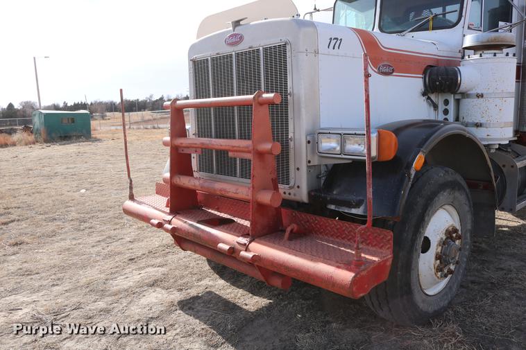 image for item DC3556 1982 Peterbilt 359 gin pole truck