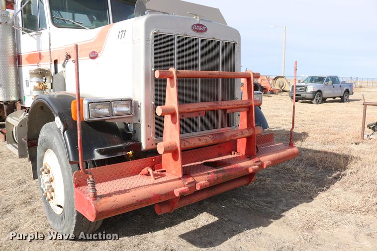 image for item DC3556 1982 Peterbilt 359 gin pole truck