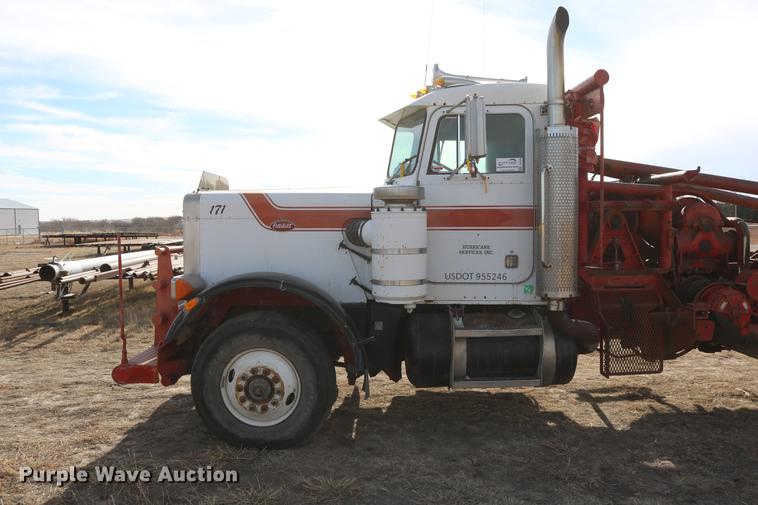 image for item DC3556 1982 Peterbilt 359 gin pole truck
