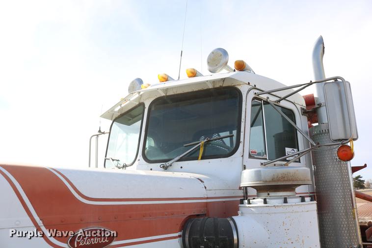 image for item DC3556 1982 Peterbilt 359 gin pole truck