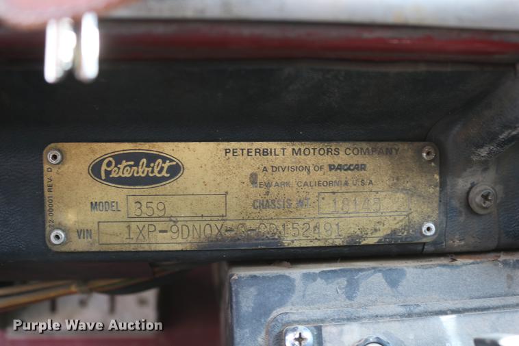 image for item DC3556 1982 Peterbilt 359 gin pole truck