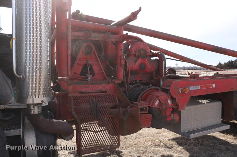 image for item DC3556 1982 Peterbilt 359 gin pole truck