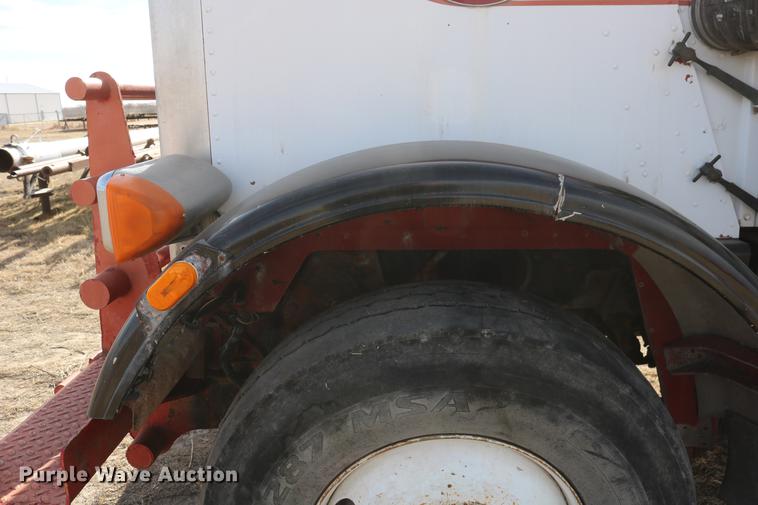 image for item DC3556 1982 Peterbilt 359 gin pole truck