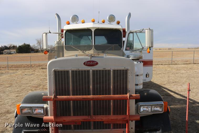 image for item DC3556 1982 Peterbilt 359 gin pole truck