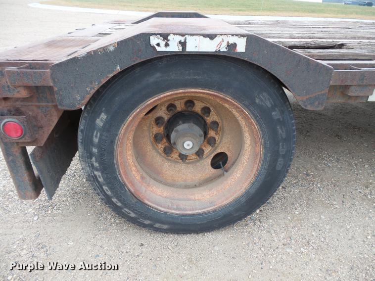 image for item DC4744 1996 Trail King TK70L06-A82 drop deck trailer