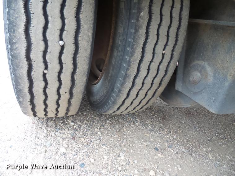 image for item DC4744 1996 Trail King TK70L06-A82 drop deck trailer