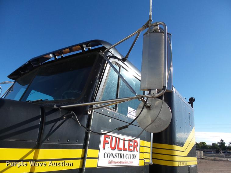 image for item DC6409 1996 Freightliner FLD120 semi truck