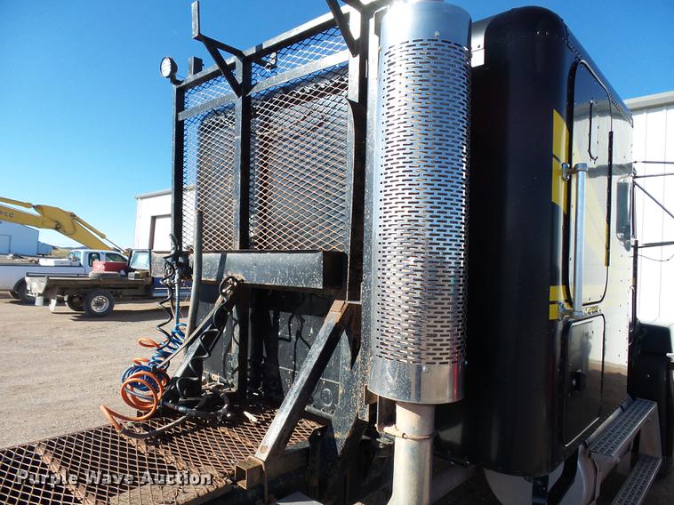 image for item DC6409 1996 Freightliner FLD120 semi truck