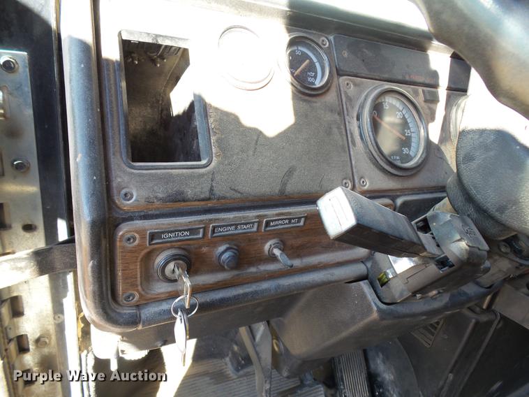 image for item DC6409 1996 Freightliner FLD120 semi truck