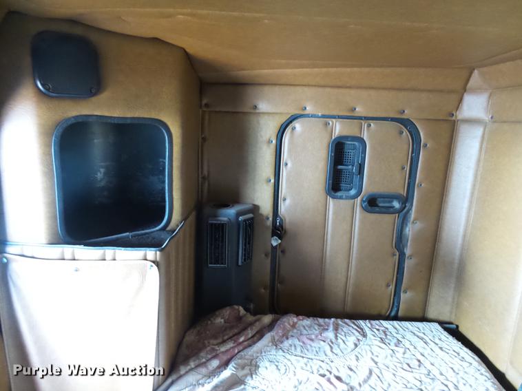 image for item DC6409 1996 Freightliner FLD120 semi truck