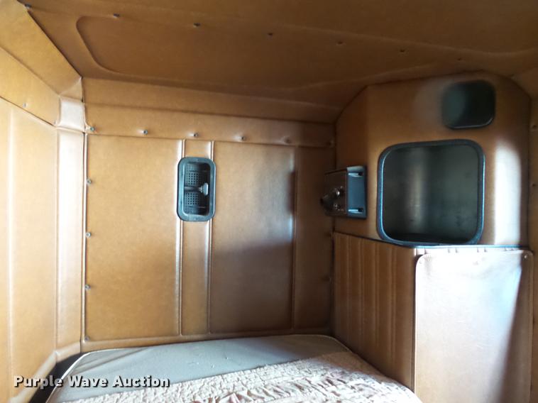 image for item DC6409 1996 Freightliner FLD120 semi truck