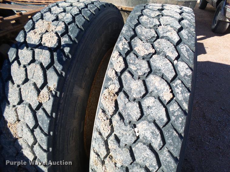 image for item DC6409 1996 Freightliner FLD120 semi truck