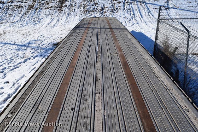 image for item DC7744 1995 Transcraft Eagle W248X102 flatbed trailer