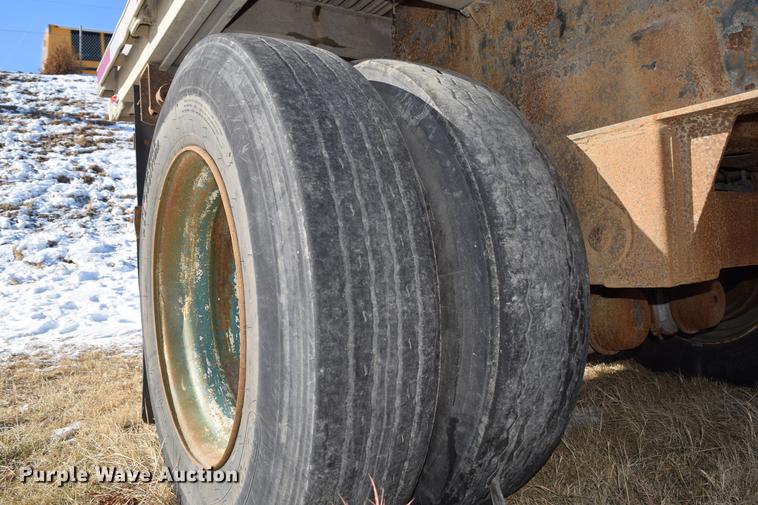 image for item DC7744 1995 Transcraft Eagle W248X102 flatbed trailer