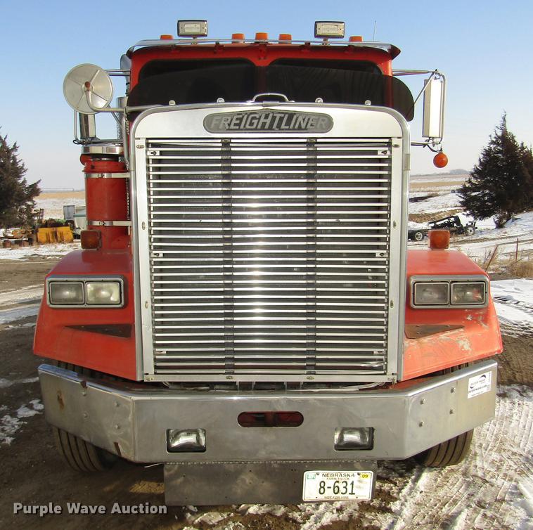 image for item DD2936 1988 Freightliner FLC semi truck