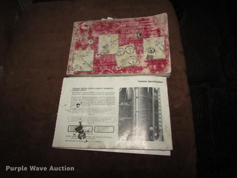 image for item DD2936 1988 Freightliner FLC semi truck