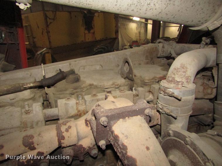 image for item DD2936 1988 Freightliner FLC semi truck