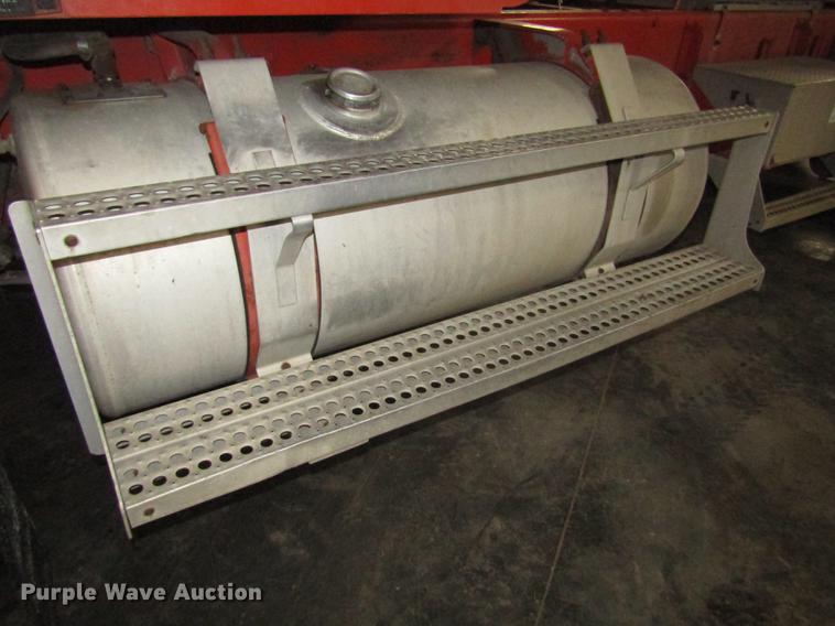 image for item DD2936 1988 Freightliner FLC semi truck