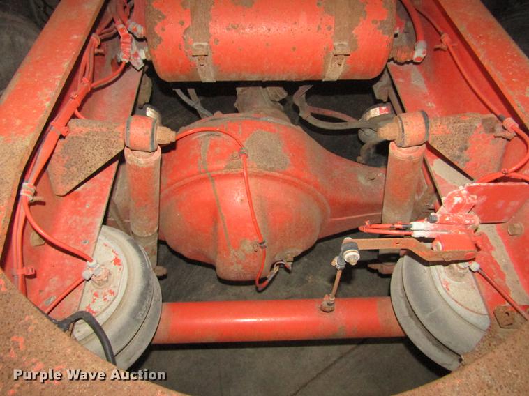 image for item DD2936 1988 Freightliner FLC semi truck