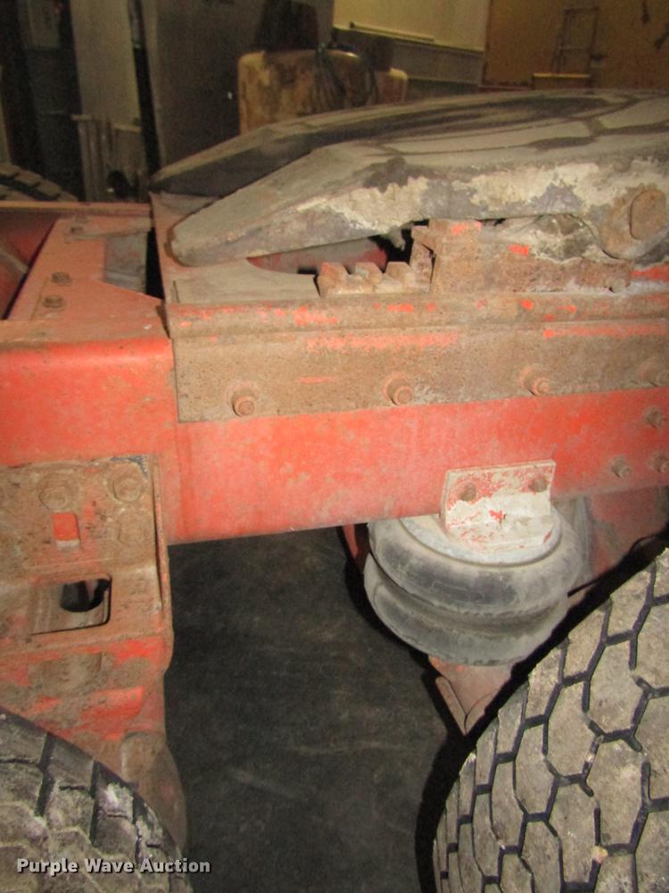 image for item DD2936 1988 Freightliner FLC semi truck