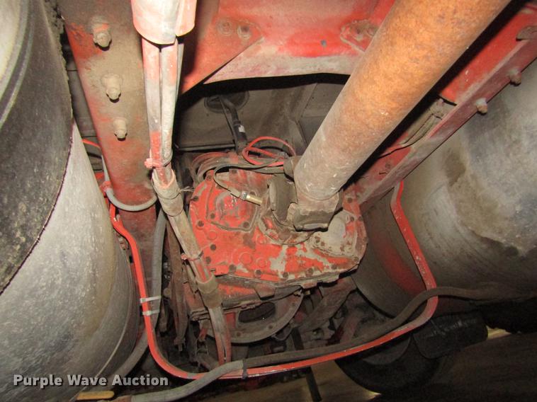 image for item DD2936 1988 Freightliner FLC semi truck