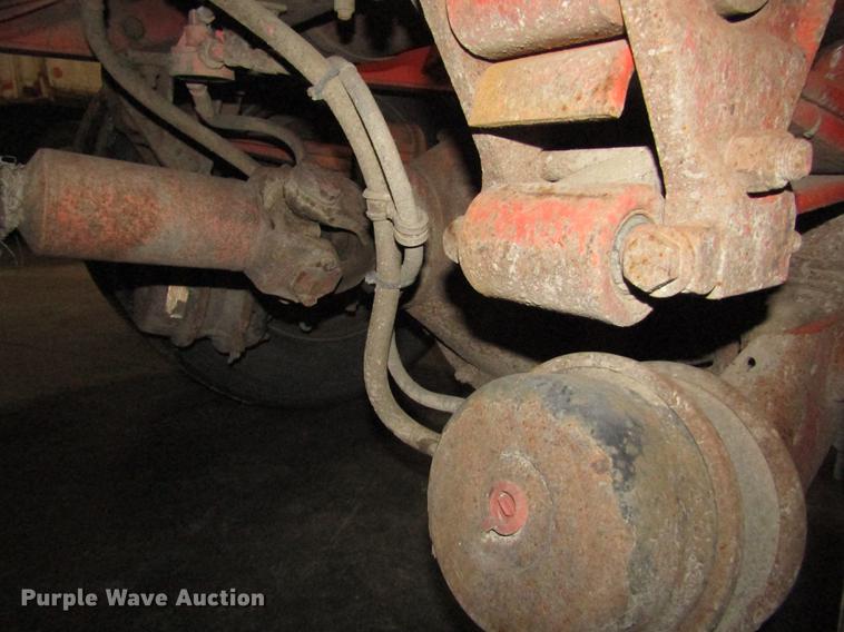 image for item DD2936 1988 Freightliner FLC semi truck