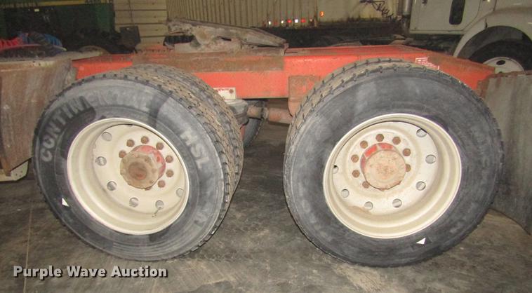 image for item DD2936 1988 Freightliner FLC semi truck