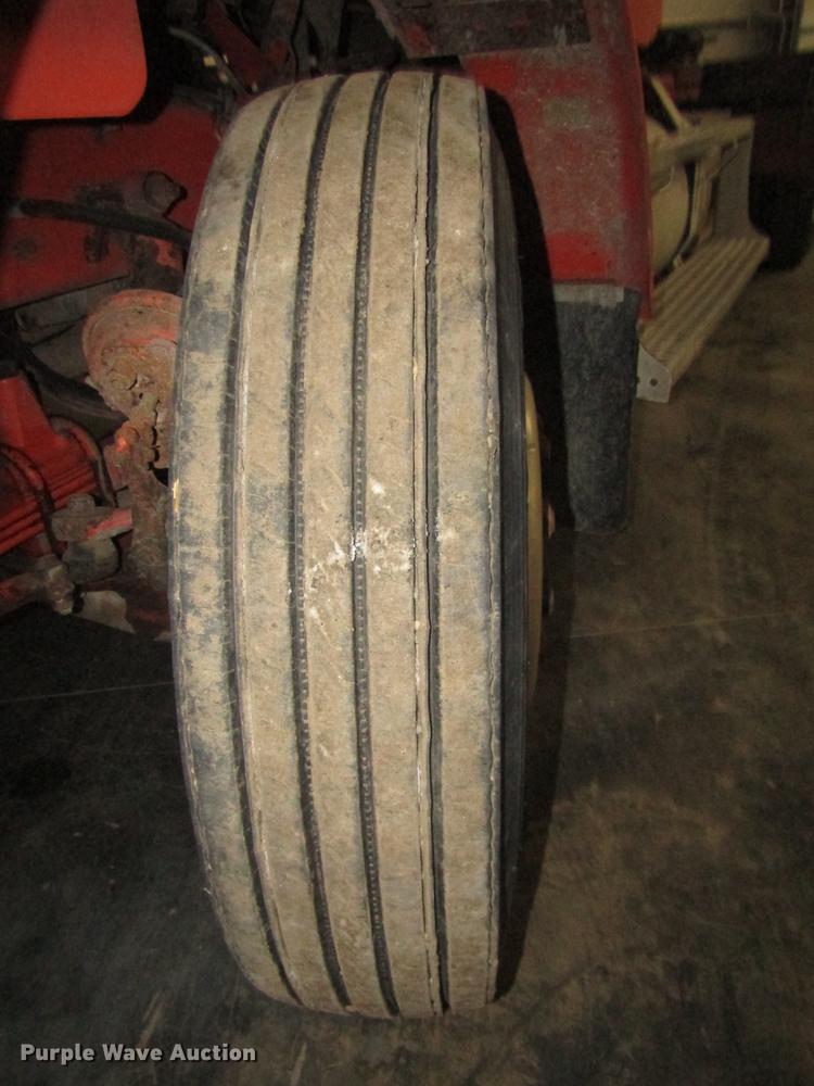 image for item DD2936 1988 Freightliner FLC semi truck