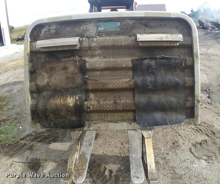 image for item DD2936 1988 Freightliner FLC semi truck