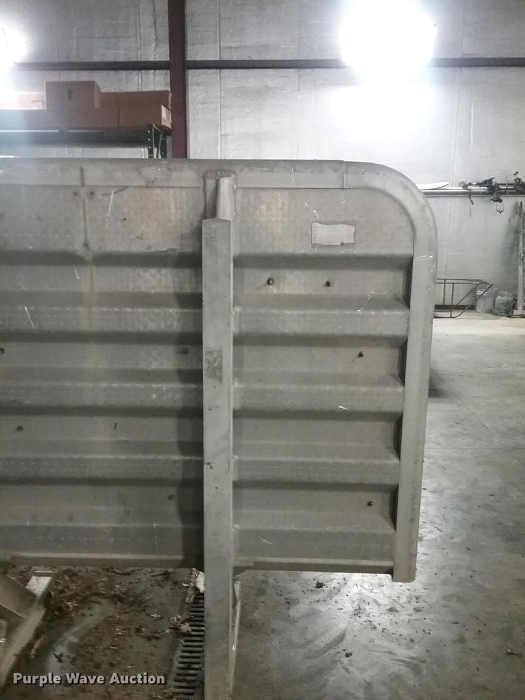 image for item DD2936 1988 Freightliner FLC semi truck