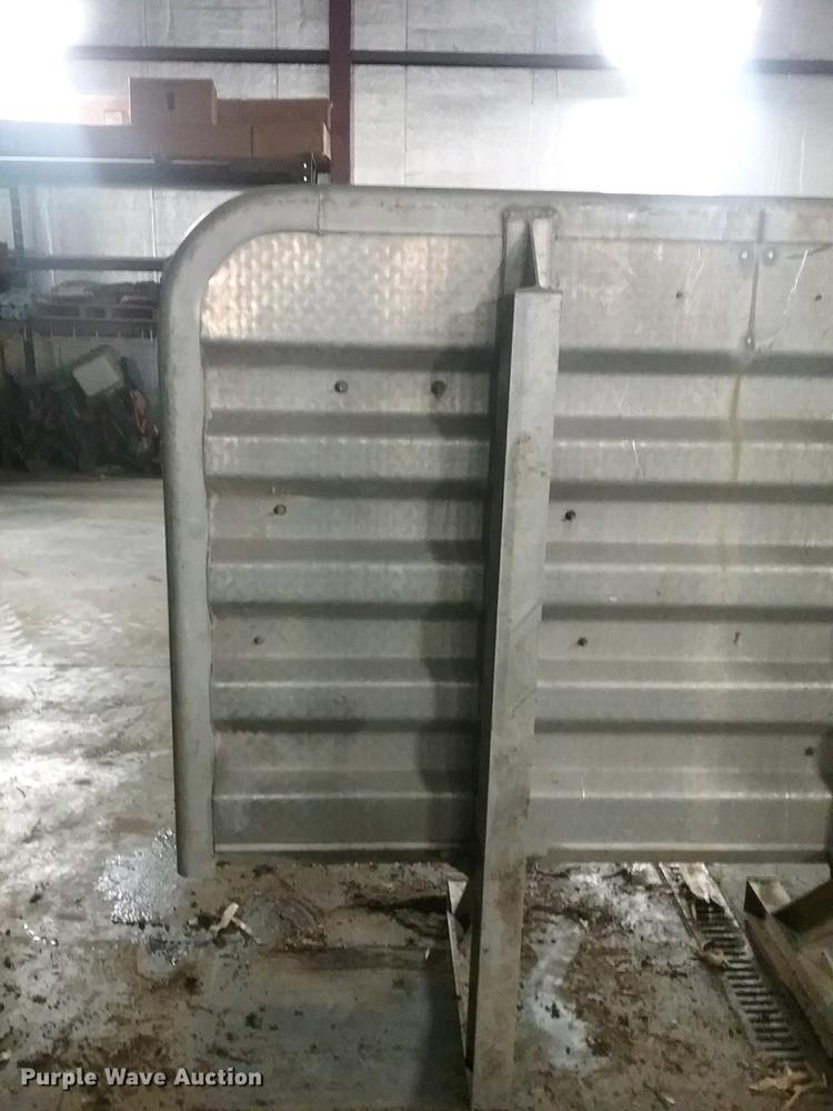 image for item DD2936 1988 Freightliner FLC semi truck