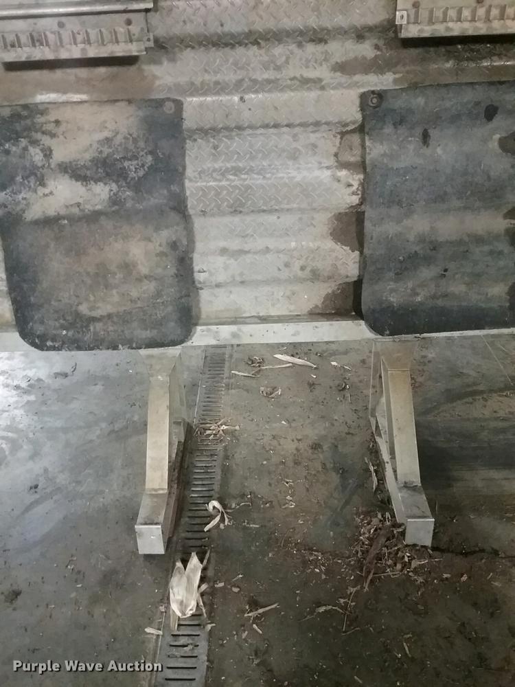 image for item DD2936 1988 Freightliner FLC semi truck