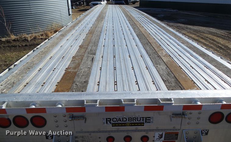image for item DZ9190 2008 Wilson CF-900 flatbed trailer