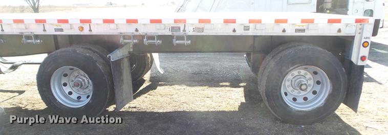 image for item DZ9191 2004 Wilson CF-900 flatbed trailer