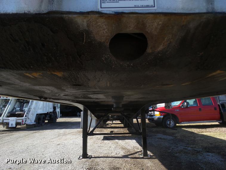 image for item DZ9191 2004 Wilson CF-900 flatbed trailer