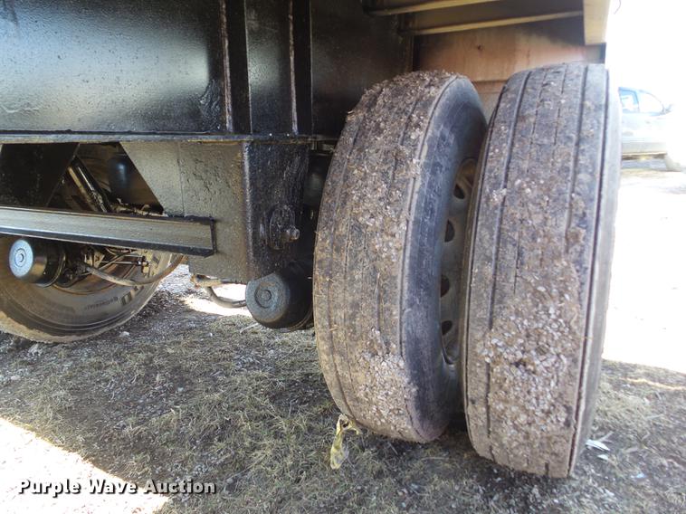 image for item DZ9191 2004 Wilson CF-900 flatbed trailer