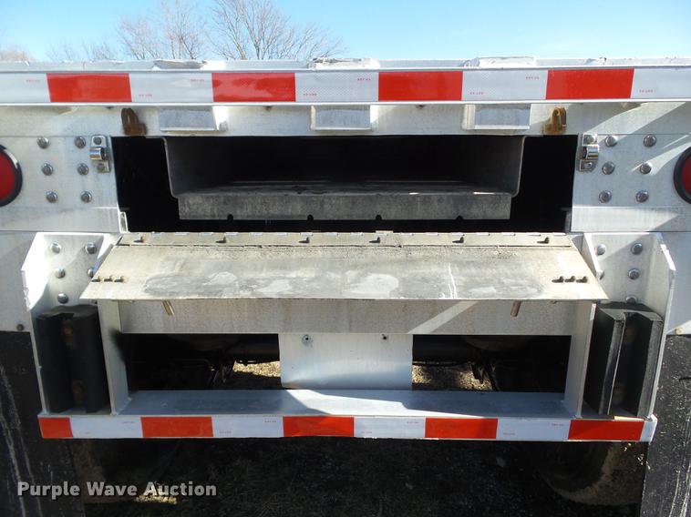 image for item DZ9191 2004 Wilson CF-900 flatbed trailer