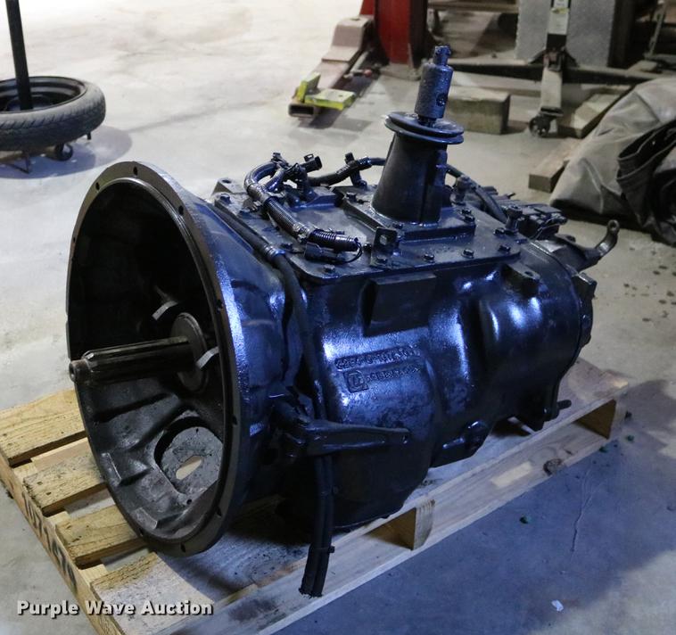 image for item EH9611 Meritor H016G10CM16047 Ten speed transmission