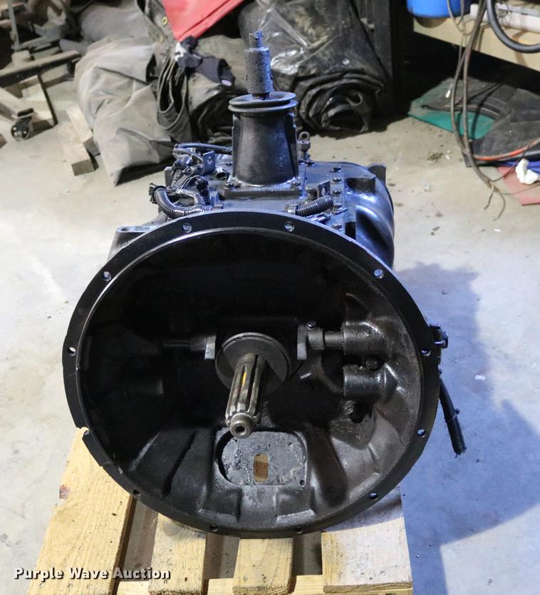 image for item EH9611 Meritor H016G10CM16047 Ten speed transmission