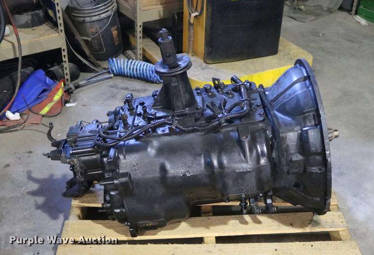 image for item EH9611 Meritor H016G10CM16047 Ten speed transmission