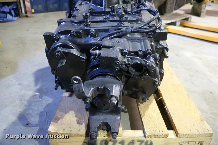 image for item EH9611 Meritor H016G10CM16047 Ten speed transmission