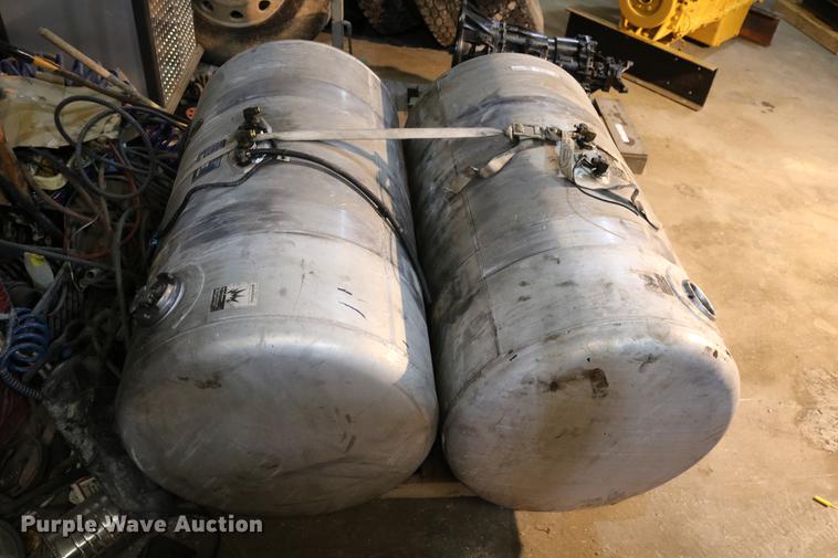 image for item EH9613 (2) aluminum fuel tanks