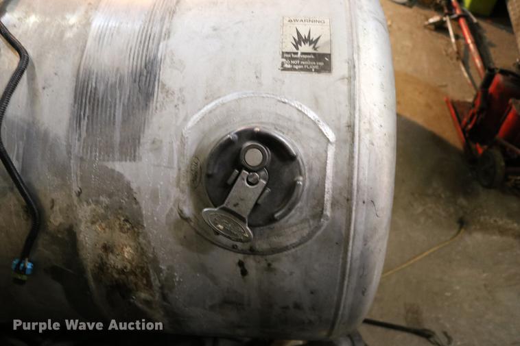 image for item EH9613 (2) aluminum fuel tanks