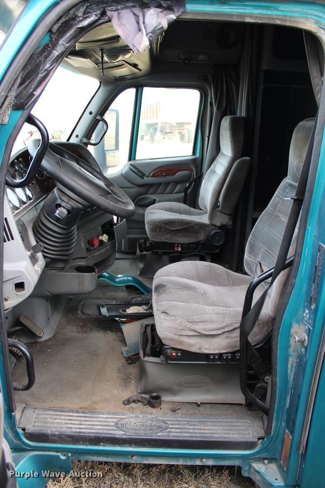 image for item EH9664 2003 Peterbilt 387 cab